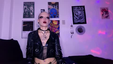    online show from October 31, 12:22 am