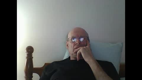 Snapshot of pmb11 chatting on March 12, 7:59 pm trek 11 online show from March 12, 7:59 pm