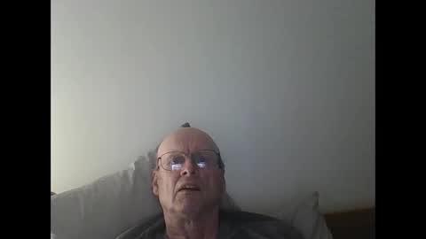 Snapshot of pmb11 chatting on September 13, 7:13 pm trek 11 online show from September 13, 7:13 pm