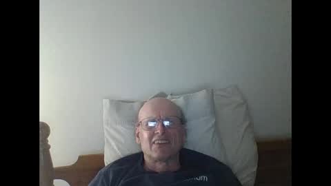 Snapshot of pmb11 chatting on September 27, 2:38 am trek 11 online show from September 27, 2:38 am