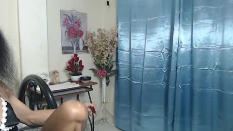 Snapshot of pocabigshane chatting on April 10, 9:52 pm SHANE online show from April 10, 9:52 pm