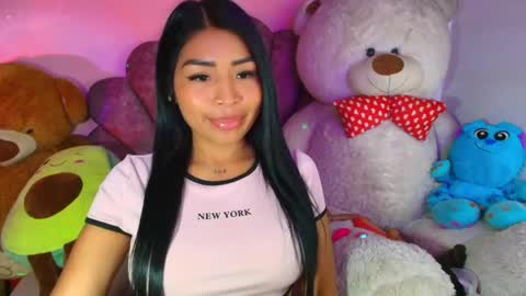 Snapshot of pocahontas_cute chatting on March 11, 5:52 pm Nicole online show from March 11, 5:52 pm