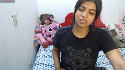Snapshot of pocahontas_princess__ chatting on June 26, 2:43 pm Pocahontas online show from June 26, 2:43 pm