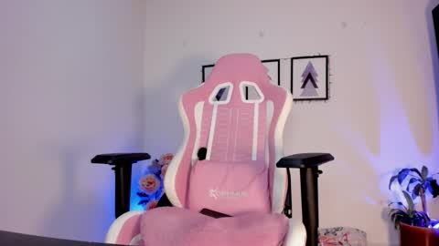 Jasmine online show from November 22, 2:21 am