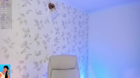 im vane Model Independet online show from March 12, 10:50 pm