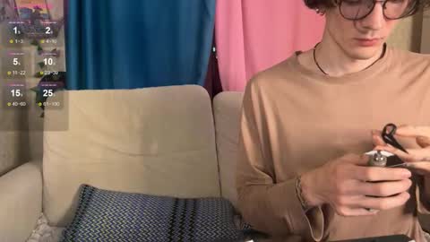 Snapshot of pocket_lovers chatting on December 4, 2:54 am Cute Sofia and Handsome Richy online show from December 4, 2:54 am