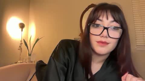 Snapshot of pocketnikki chatting on February 17, 1:36 am pocketnikki online show from February 17, 1:36 am