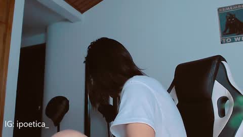 IG ipoetica  online show from January 18, 4:15 am