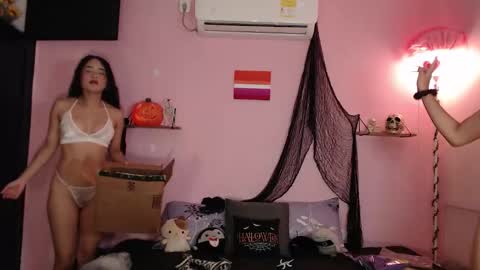 poison_pink online show from October 6, 1:30 pm