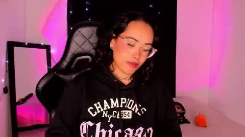 Willow                      Hours 12pm to 630pm Colombian time FRIDAY AND SUNDAY FREE DAYS online show from January 8, 9:01 pm