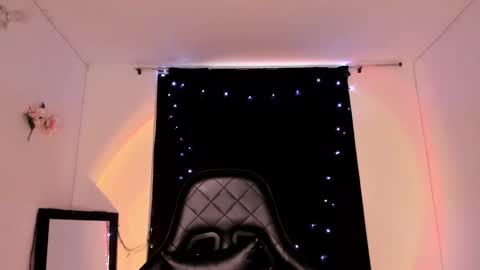 Willow                      Hours 12pm to 630pm Colombian time FRIDAY AND SUNDAY FREE DAYS online show from January 18, 9:13 pm