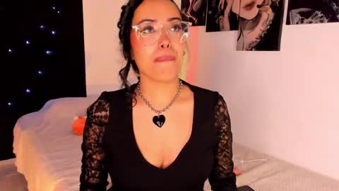 Willow                      Hours 12pm to 630pm Colombian time FRIDAY AND SUNDAY FREE DAYS online show from February 4, 11:27 pm