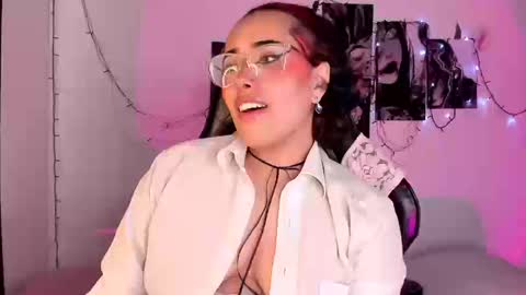 Willow                      Hours 12pm to 630pm Colombian time FRIDAY AND SUNDAY FREE DAYS online show from September 17, 6:31 pm