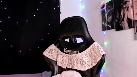 Willow                      Hours 12pm to 630pm Colombian time FRIDAY AND SUNDAY FREE DAYS online show from February 5, 5:50 pm