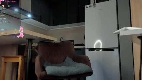 Holy Blonde online show from May 22, 5:18 pm