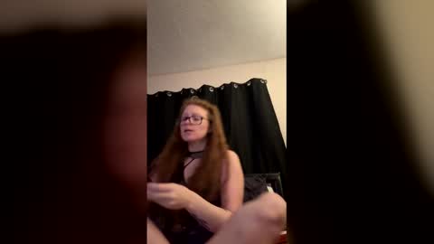 poisonivyy95 online show from March 3, 3:12 am