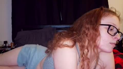 poisonivyy95 online show from June 26, 2:16 am