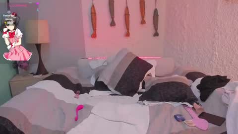 Snapshot of poisson_ivy_ chatting on January 11, 10:19 am poisson_ivy_ online show from January 11, 10:19 am