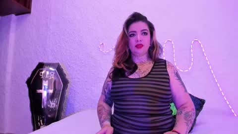 Snapshot of poisson_ivy_ chatting on October 1, 8:48 pm poisson_ivy_ online show from October 1, 8:48 pm