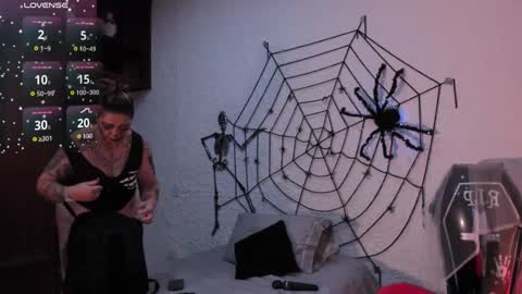 Snapshot of poisson_ivy_ chatting on October 2, 9:33 pm poisson_ivy_ online show from October 2, 9:33 pm