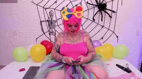 Snapshot of poisson_ivy_ chatting on October 24, 11:23 pm poisson_ivy_ online show from October 24, 11:23 pm