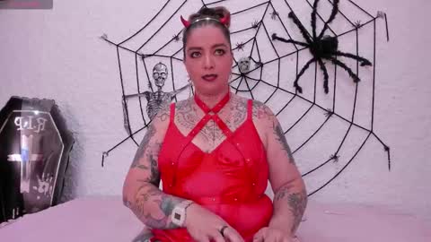 Snapshot of poisson_ivy_ chatting on October 25, 11:10 pm poisson_ivy_ online show from October 25, 11:10 pm