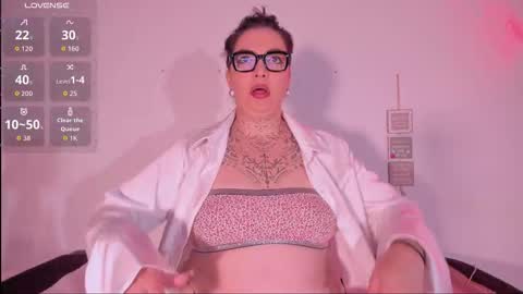 Snapshot of poisson_ivy_ chatting on December 20, 8:38 pm poisson_ivy_ online show from December 20, 8:38 pm