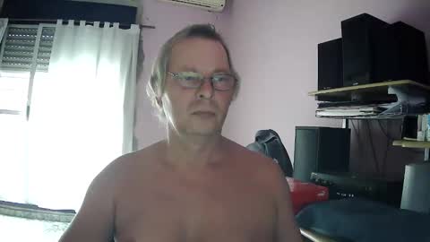 Snapshot of pol22010 chatting on March 13, 6:03 pm Polako online show from March 13, 6:03 pm