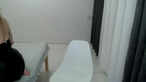 Snapshot of polinajones chatting on February 6, 10:21 pm PolinaJones online show from February 6, 10:21 pm