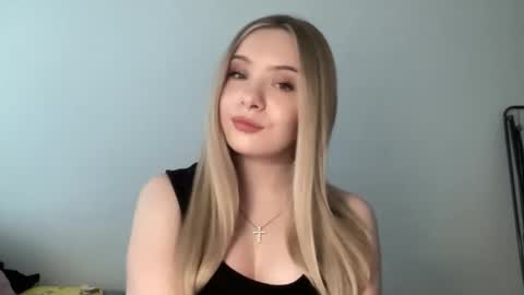 Snapshot of polishangel222 chatting on April 23, 3:25 pm polishangel222 online show from April 23, 3:25 pm
