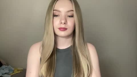 Snapshot of polishangel222 chatting on May 6, 6:24 pm polishangel222 online show from May 6, 6:24 pm