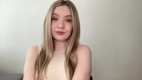Snapshot of polishangel222 chatting on May 22, 11:49 am polishangel222 online show from May 22, 11:49 am