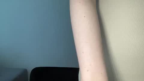 Snapshot of polishangel222 chatting on May 25, 2:34 pm polishangel222 online show from May 25, 2:34 pm