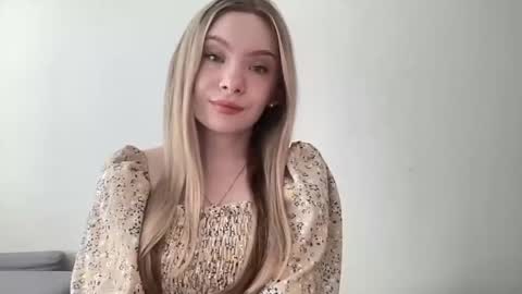 Snapshot of polishangel222 chatting on June 21, 9:34 am polishangel222 online show from June 21, 9:34 am