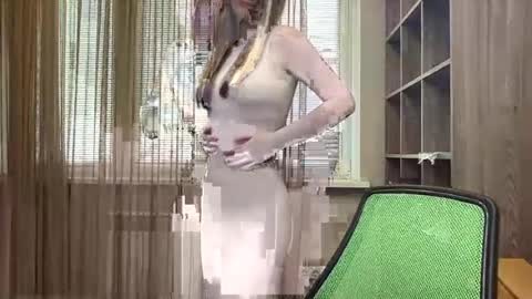 Snapshot of polishangel222 chatting on July 6, 2:47 pm polishangel222 online show from July 6, 2:47 pm