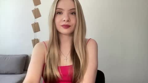 Snapshot of polishangel222 chatting on July 17, 11:28 am polishangel222 online show from July 17, 11:28 am