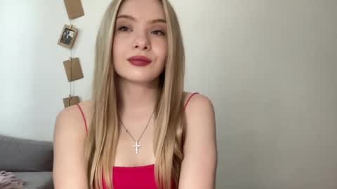 Snapshot of polishangel222 chatting on July 22, 1:25 pm polishangel222 online show from July 22, 1:25 pm