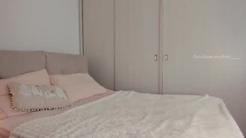 Polly online show from November 5, 4:07 pm