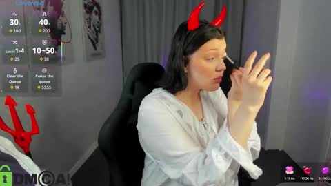 Snapshot of polly__mayer chatting on October 22, 1:28 am Polly online show from October 22, 1:28 am