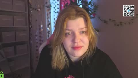 Polly online show from March 15, 1:33 am