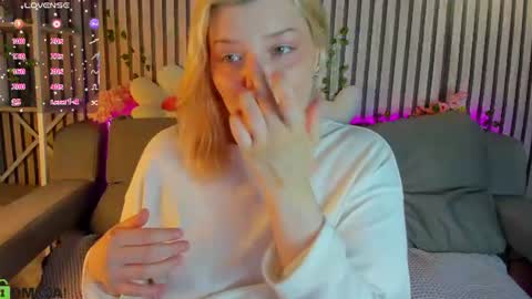 Polly online show from July 29, 1:37 am