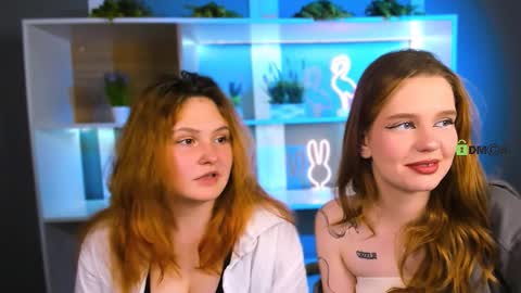 Snapshot of polly_cute1 chatting on March 28, 7:46 pm polly_cute1 online show from March 28, 7:46 pm