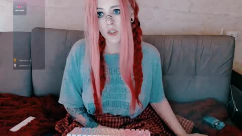 Snapshot of polly_wow chatting on December 30, 9:27 am Polly online show from December 30, 9:27 am