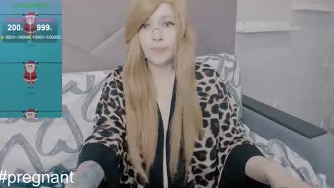 Snapshot of polly_wow chatting on September 21, 11:34 am Polly online show from September 21, 11:34 am