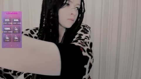 Snapshot of polly_wow chatting on November 2, 6:10 pm Polly online show from November 2, 6:10 pm