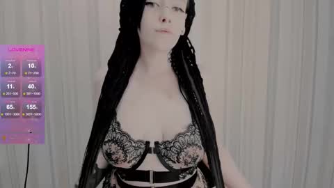 Snapshot of polly_wow chatting on November 9, 9:07 am Polly online show from November 9, 9:07 am