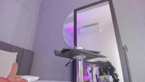 Snapshot of pollybabe_ chatting on October 9, 10:35 am POLLY online show from October 9, 10:35 am