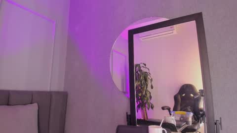 Snapshot of pollybabe_ chatting on October 21, 10:38 am POLLY online show from October 21, 10:38 am