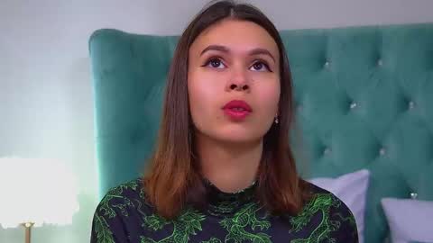 Polly online show from September 21, 6:09 pm