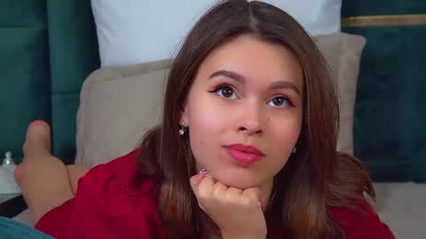 Polly online show from November 12, 7:09 am